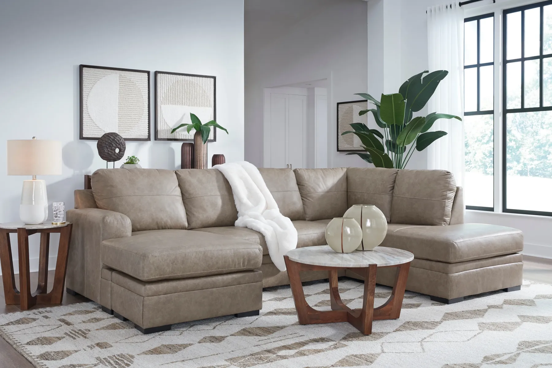 Online American Furniture Galleries Amuleto 2-Piece Sectional With Chaise