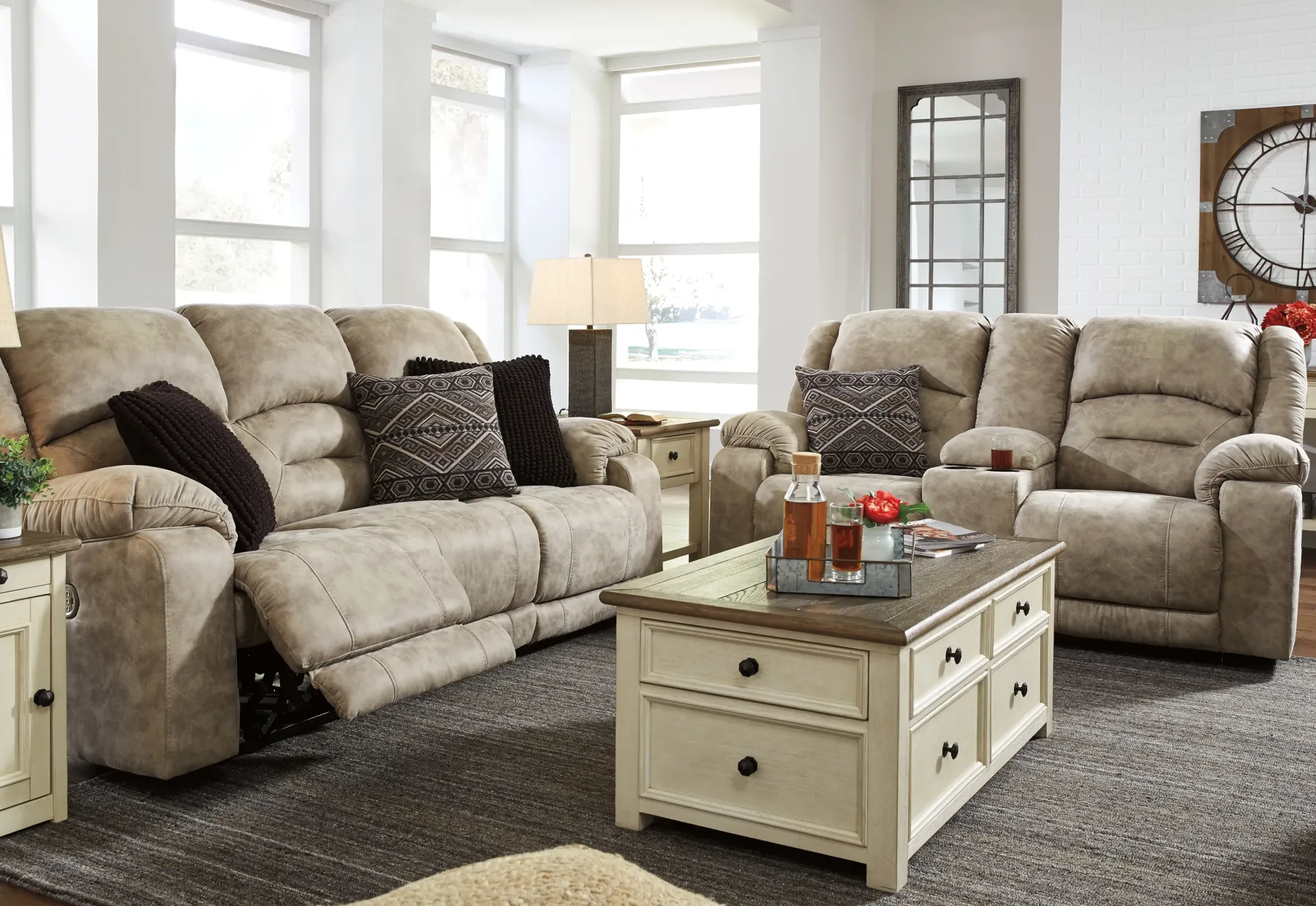 Hot American Furniture Galleries Bolanburg Chairside End Table