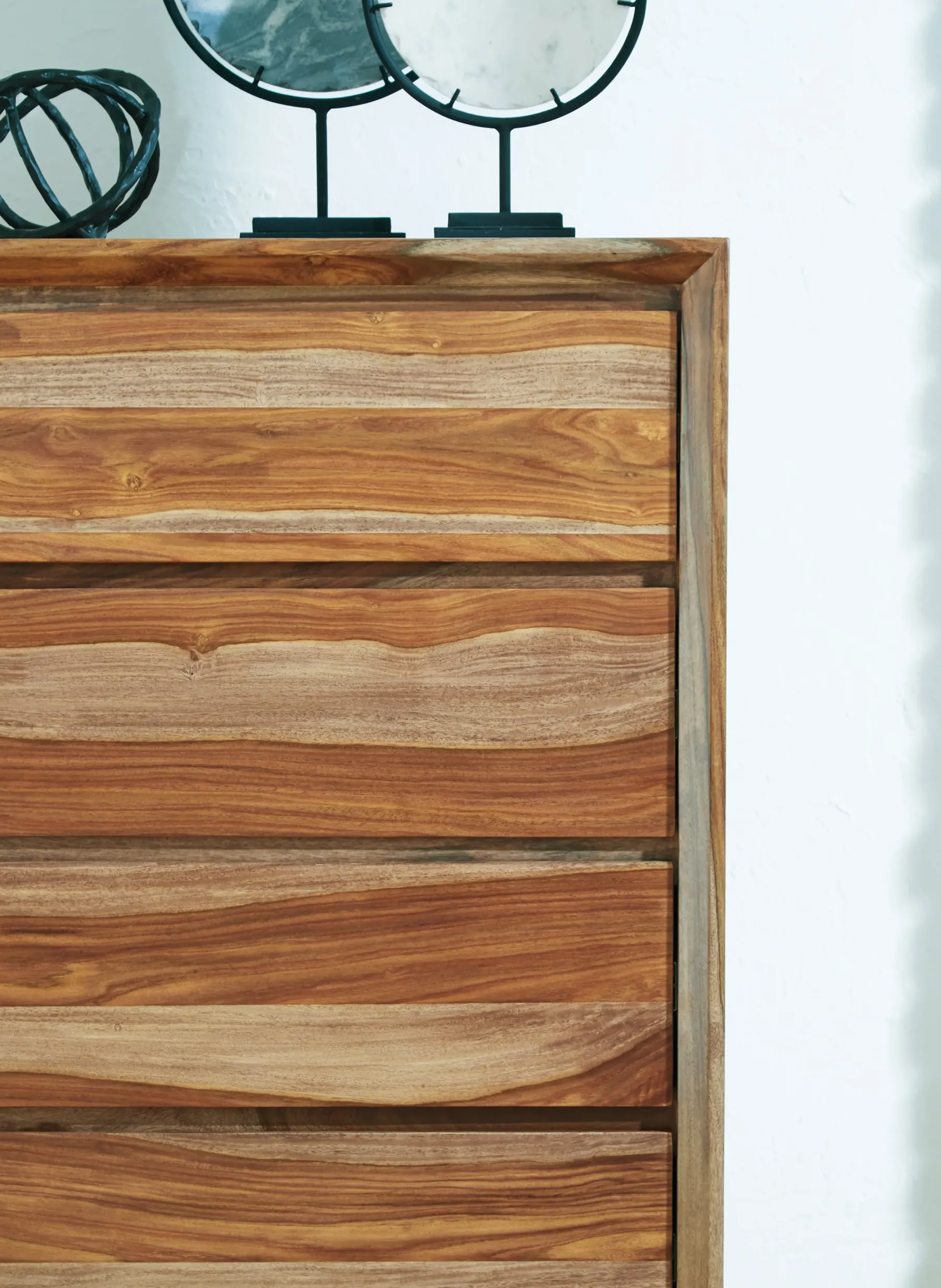 Outlet American Furniture Galleries Dressonni 5-Drawer Chest