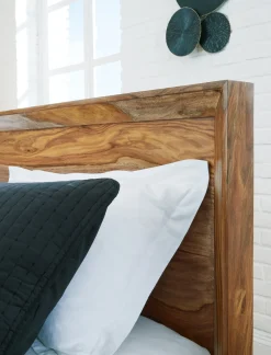 Discount American Furniture Galleries Dressonni Queen Panel Bed