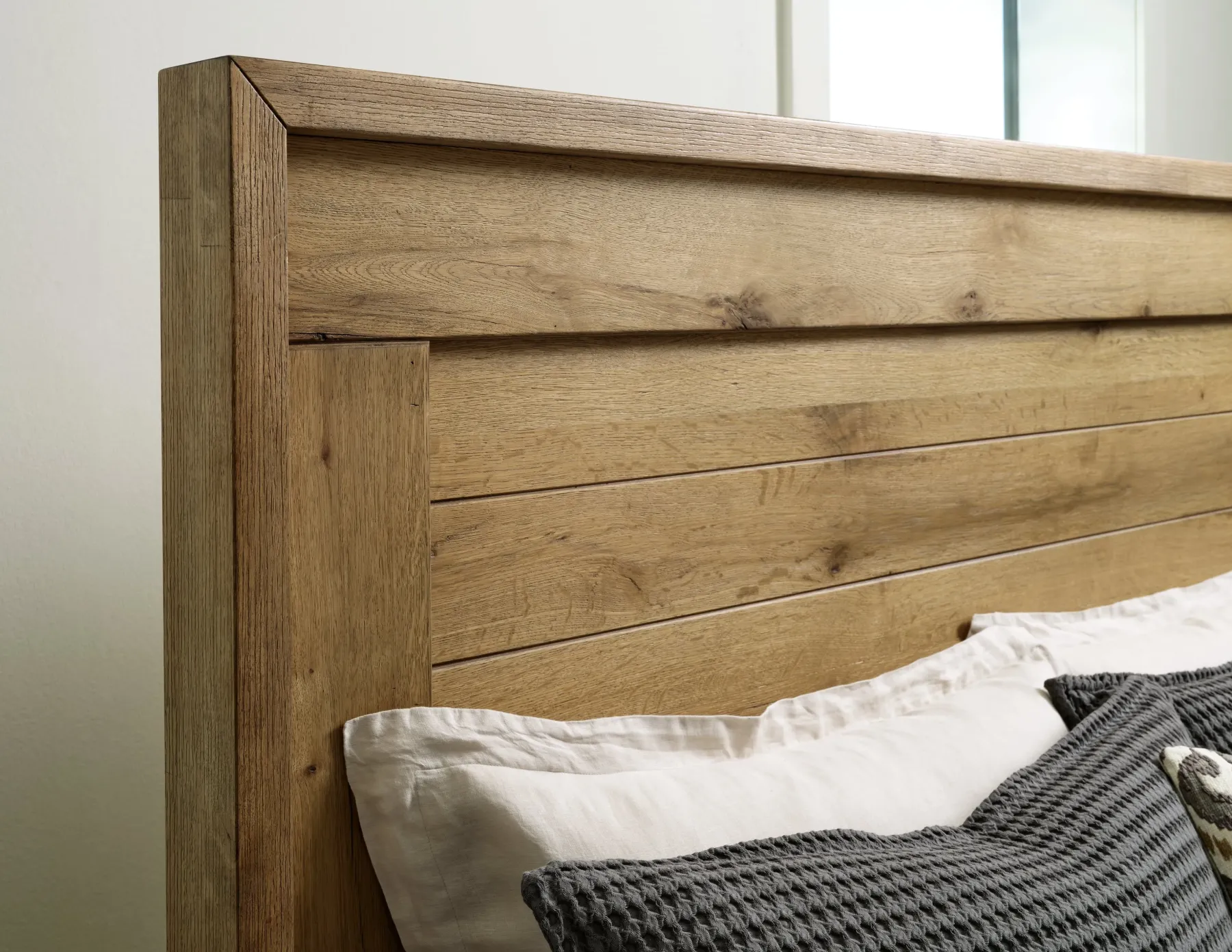 Discount American Furniture Galleries Galliden Queen Panel Bed