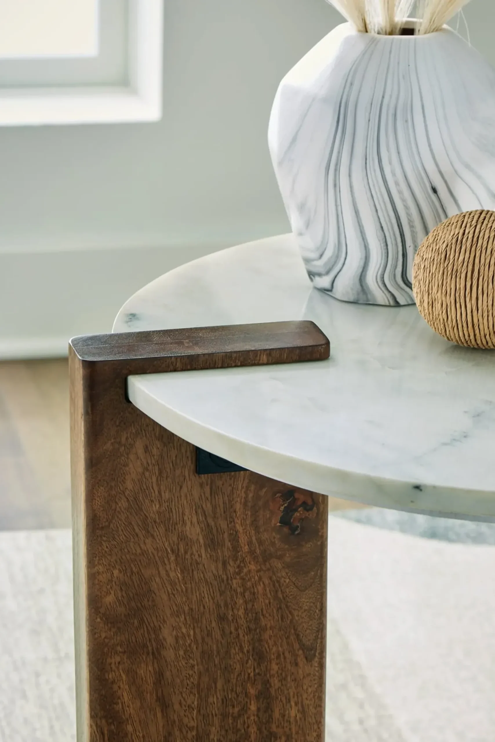 Fashion American Furniture Galleries Isanti Round End Table