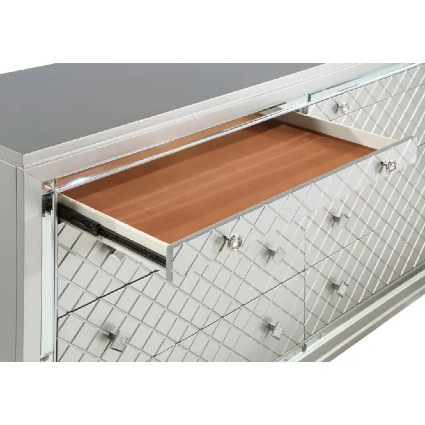 Discount American Furniture Galleries Leesa 8-Drawer Dresser