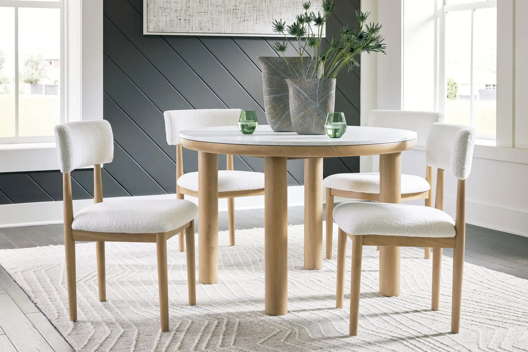 Outlet American Furniture Galleries Sawdyn Dining Table And 4 Chairs