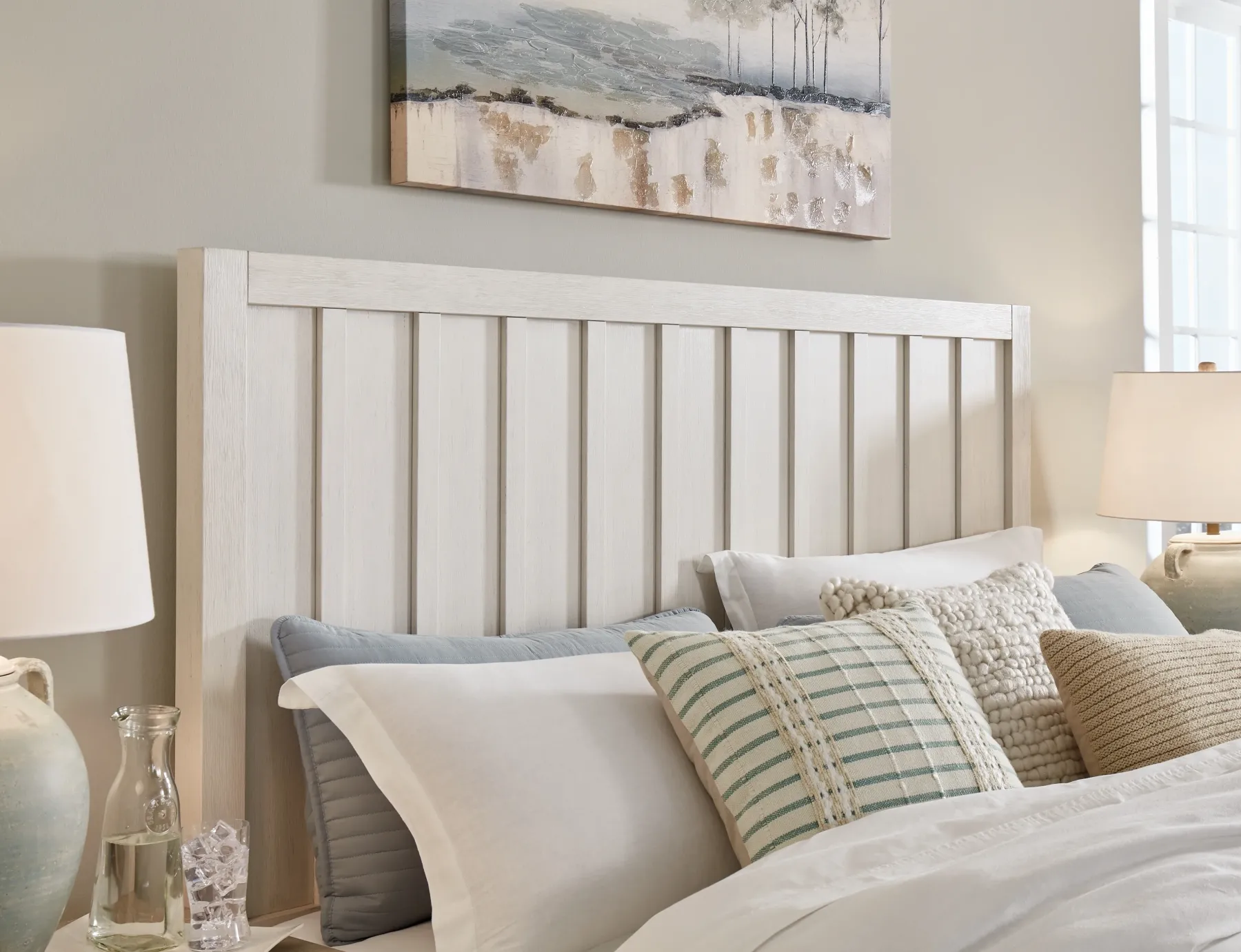 Discount American Furniture Galleries Shaybrock Queen Panel Bed