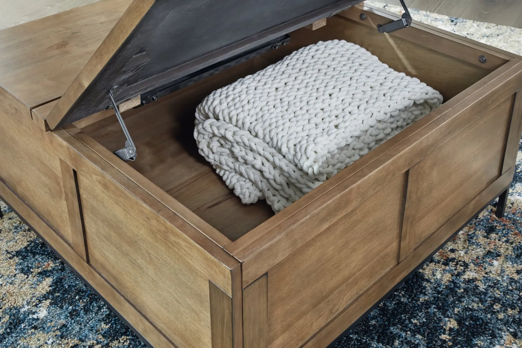 Clearance American Furniture Galleries Torlanta Lift-Top Coffee Table