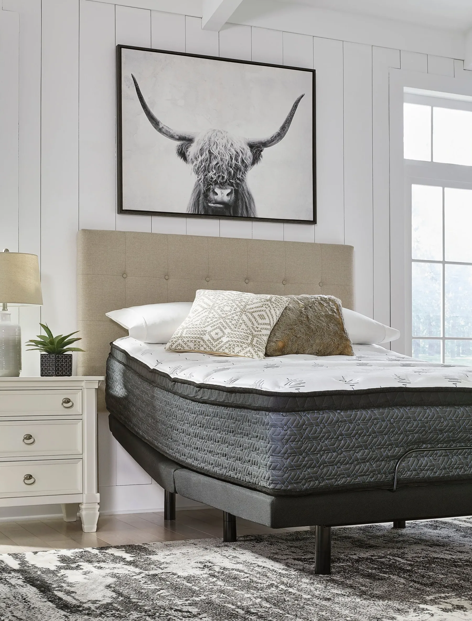 Outlet American Furniture Galleries Ultra Luxury ET with Memory Foam Queen Plush Mattress