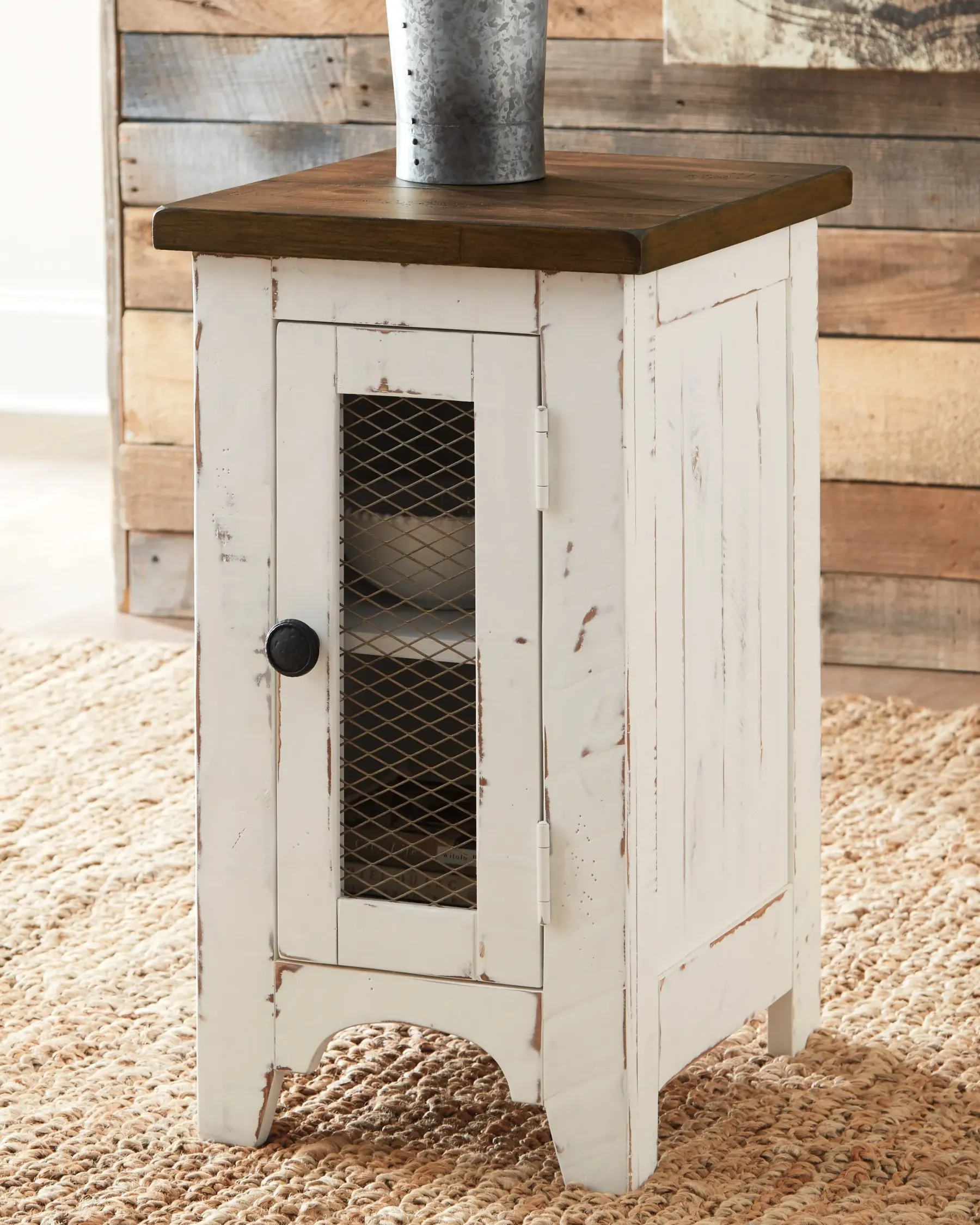 Best American Furniture Galleries Wystfield Chairside End Table